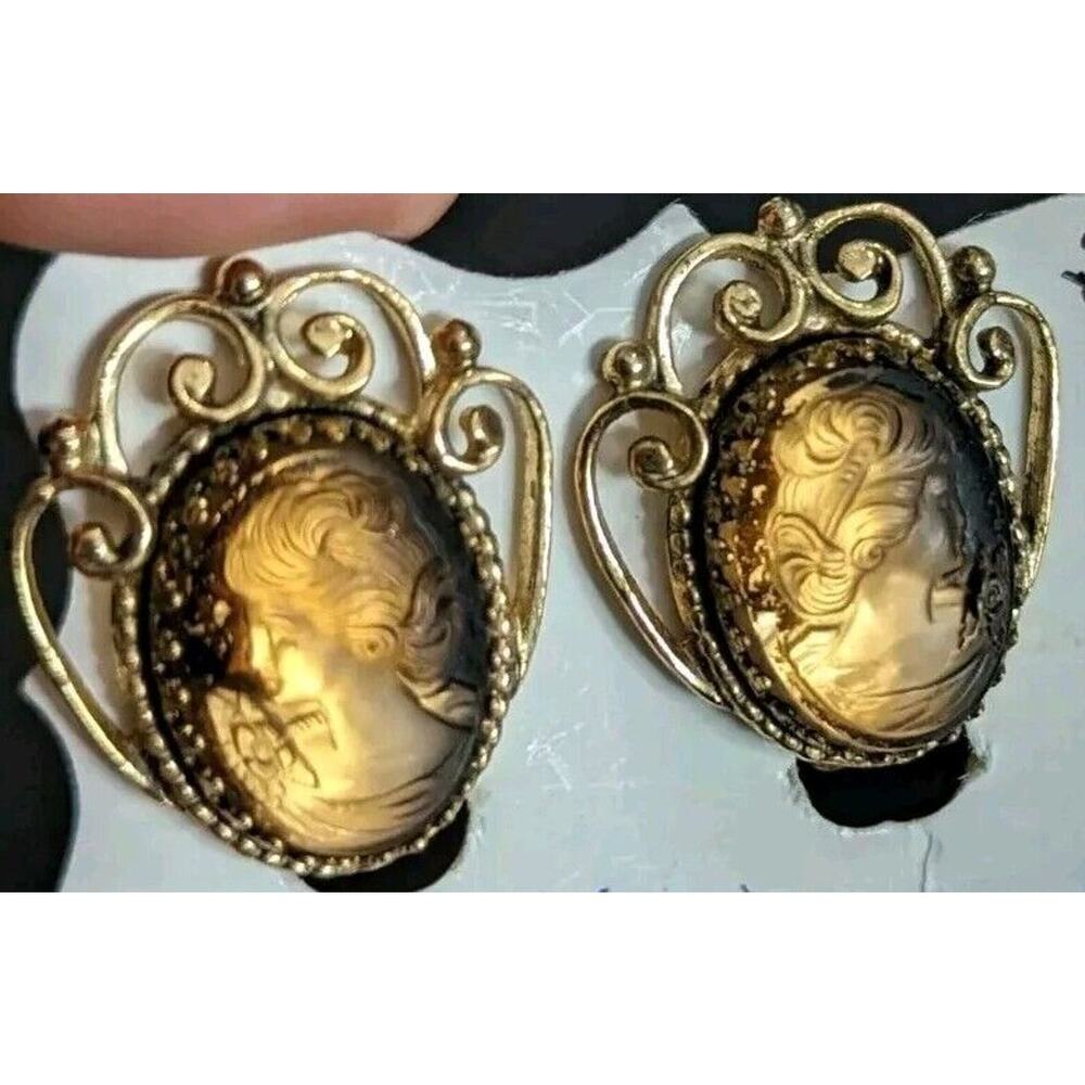 Vintage Whiting & Davis Gold Tone Carved Cameo Clip On Earrings Victorian